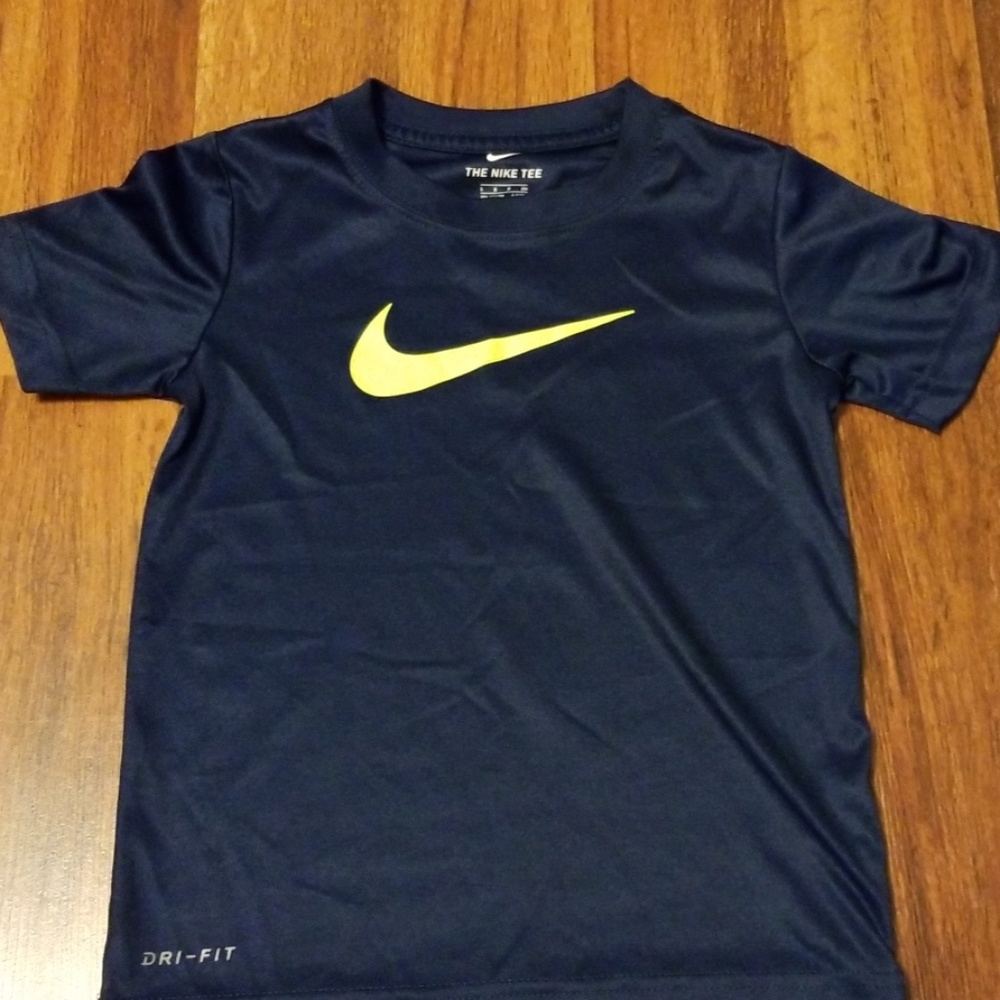 Nike dri-fit tshirt
